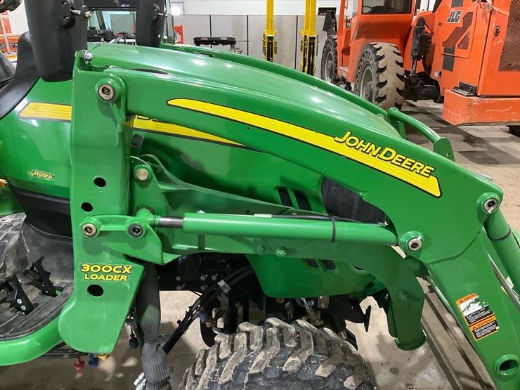 2010-john-deere-3520-image-47