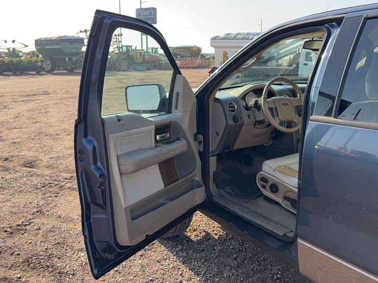 2004-ford-f150-image-17