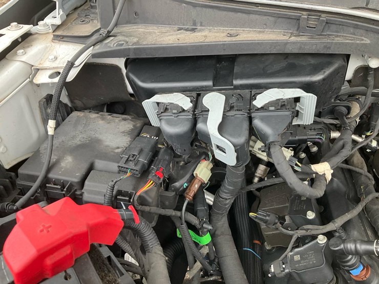 2021-ford-f150-xl-image-47