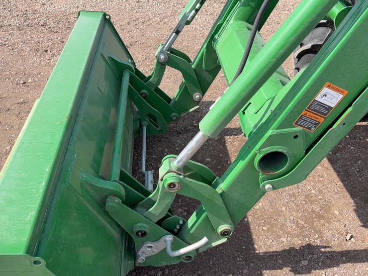 2023-john-deere-5060e-image-14