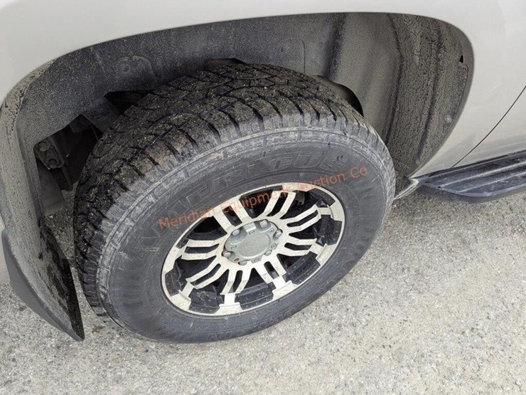 2007-chevrolet-suburban-image-27