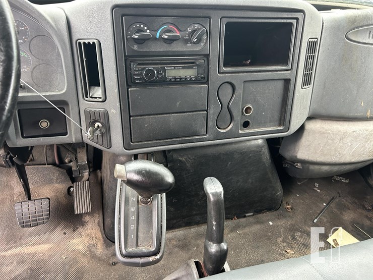 2004-international-4300-image-15