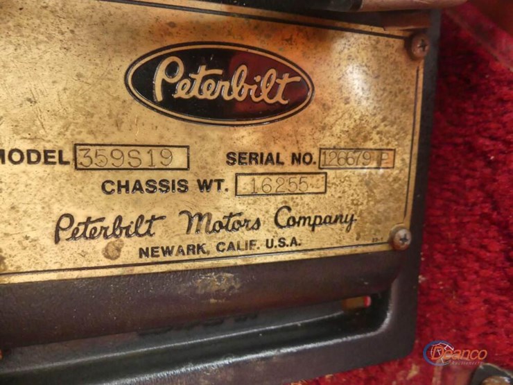 1980-peterbilt-359-image-19