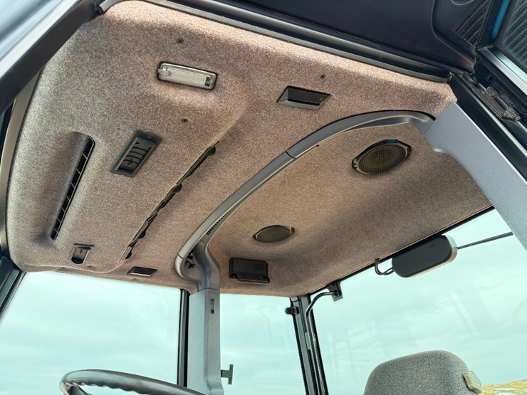 new-holland-8770-image-50