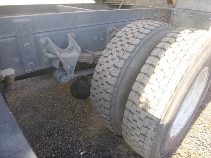 2005-international-durastar-4400-image-23