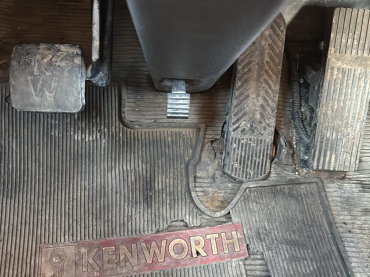 2005-kenworth-t800-image-59