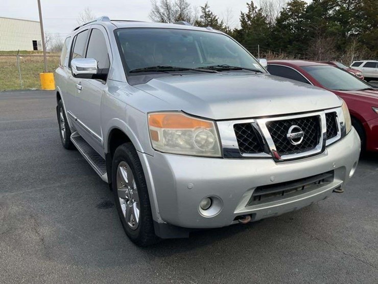 2012-nissan-armada-image-1