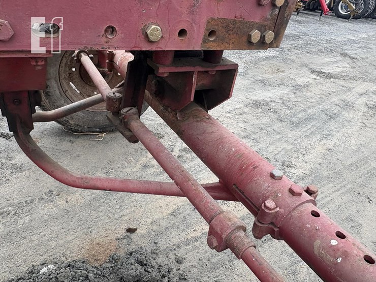 international-806-image-6