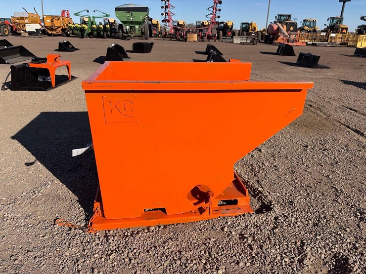 self-dumping-hopper-with-fork-pockets-image-3