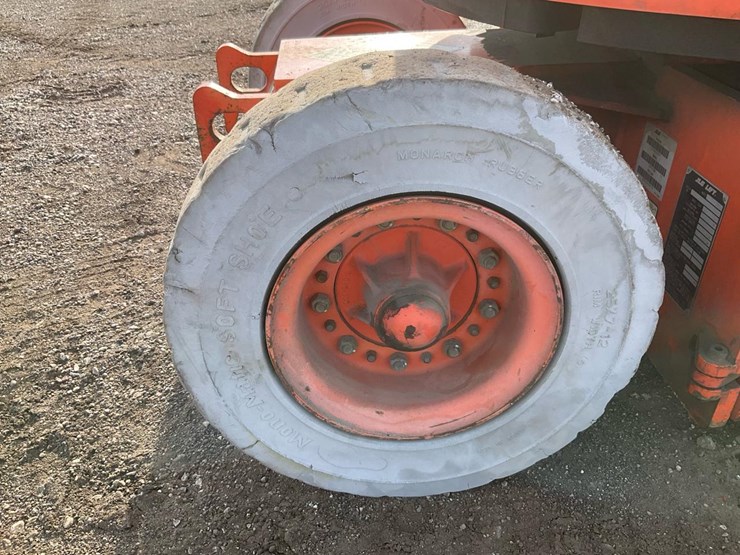 2000-jlg-e300ajp-image-36