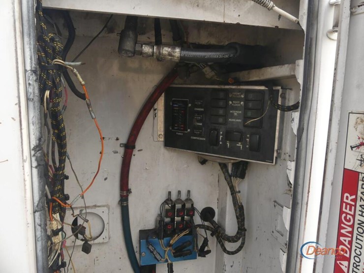 2006-ford-f650-image-11