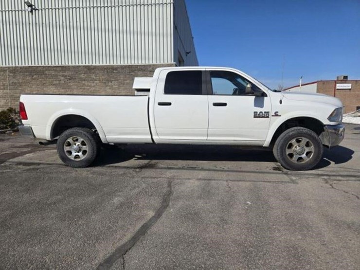 2018-dodge-2500-image-3