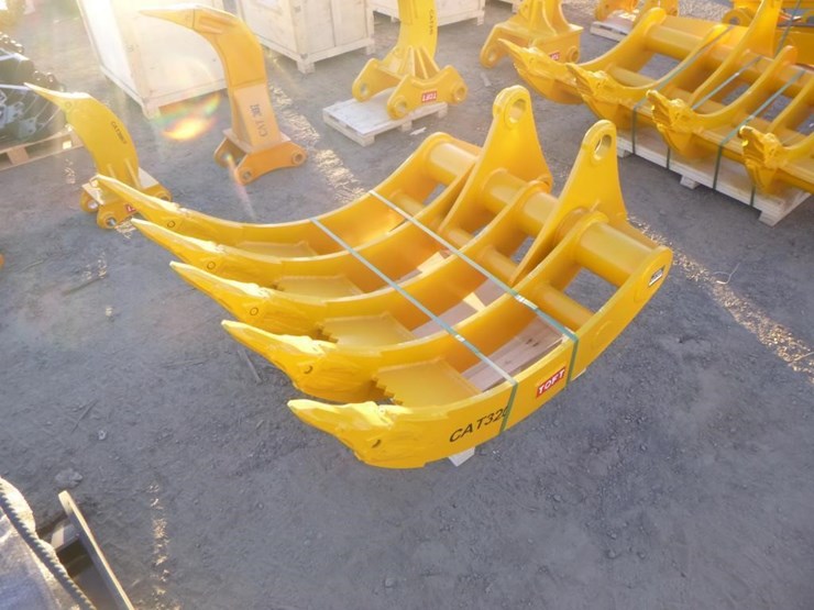 caterpillar-320-image-1