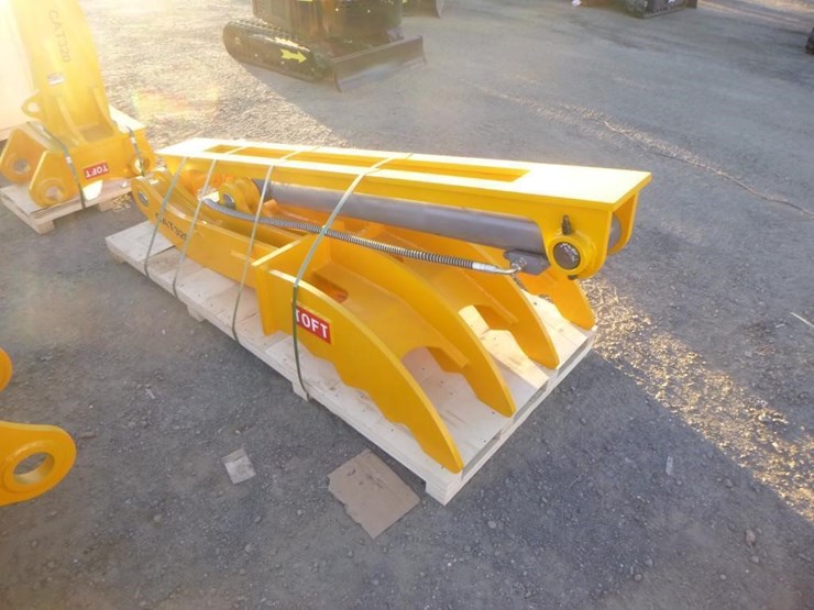 caterpillar-320-image-2