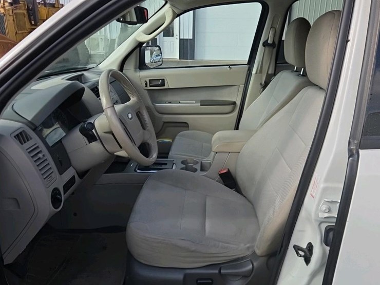 2011-ford-escape-xlt-image-9