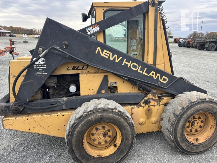 new-holland-l783-image-6