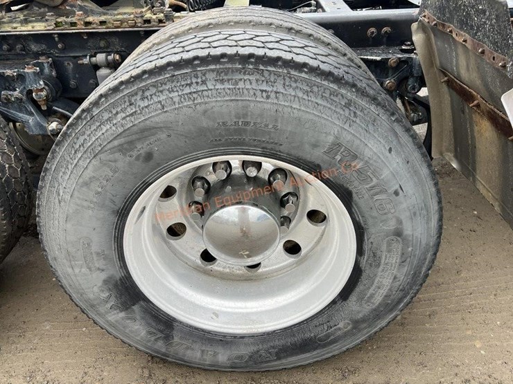 2012-kenworth-t600-image-15