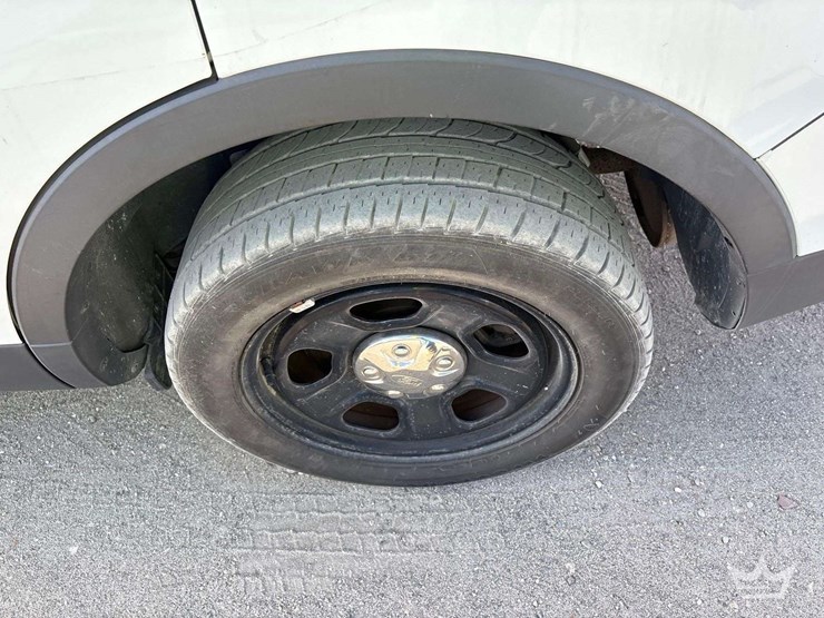 2016-ford-explorer-image-22