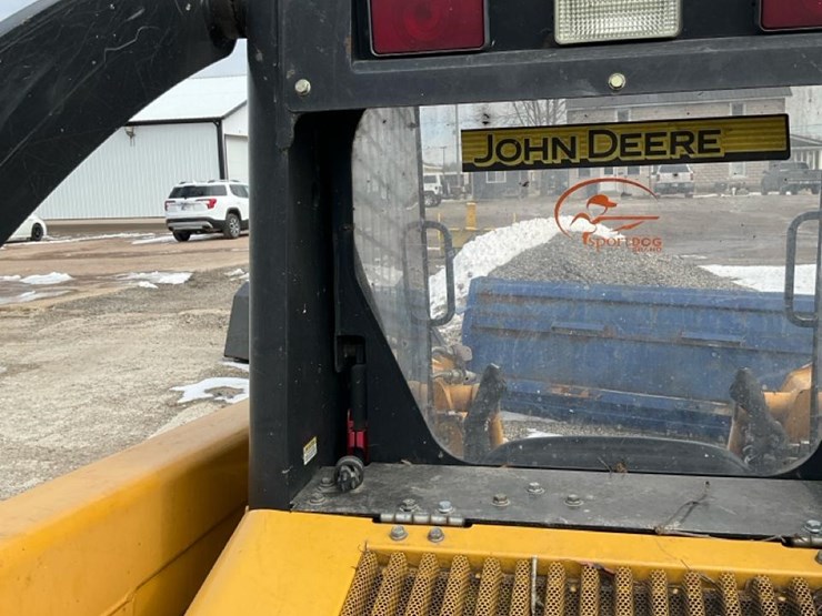 2004-john-deere-320-image-46