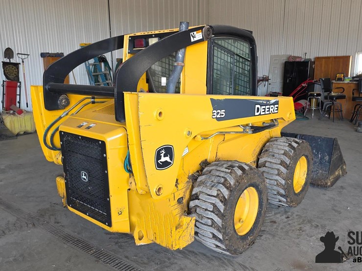 john-deere-325-image-5