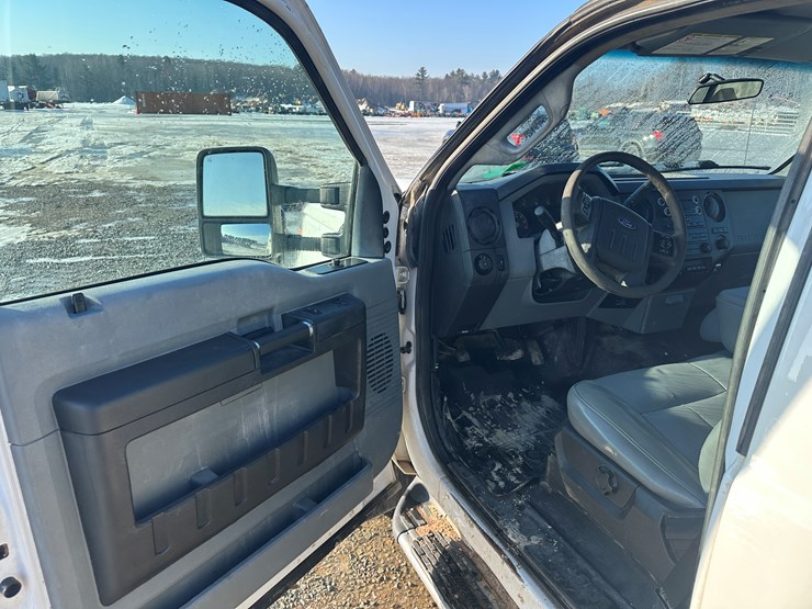 2015-ford-f350-image-28