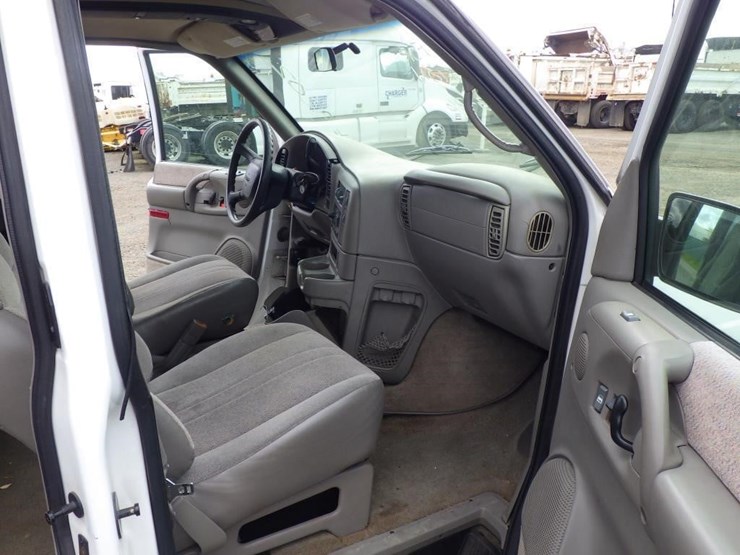 2001-gmc-safari-image-6