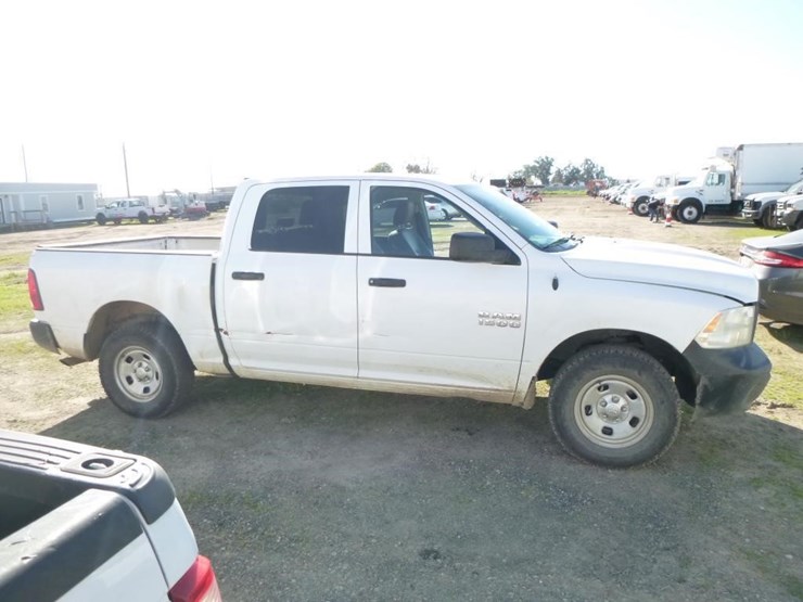 2014-dodge-1500-image-17