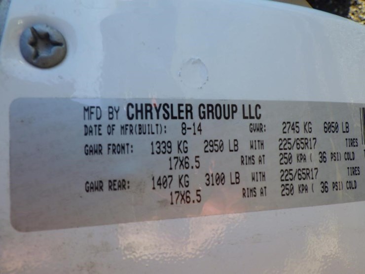 2015-dodge-grand-caravan-image-16