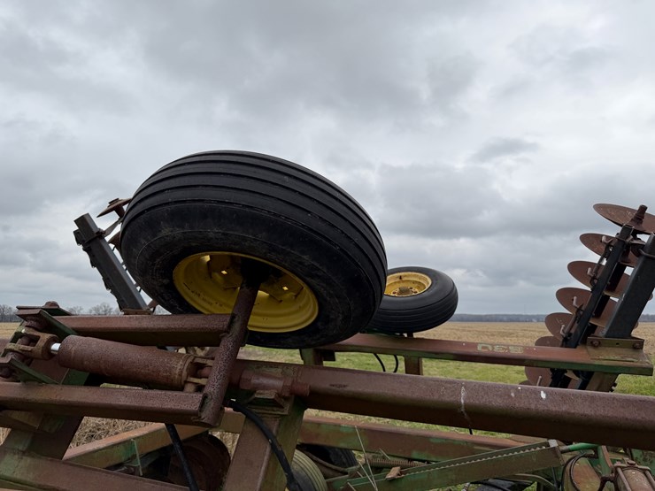 john-deere-630-image-10