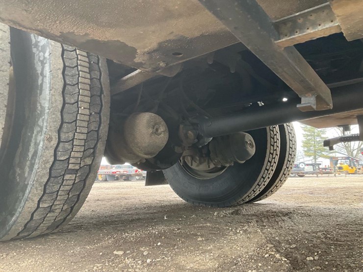 2014-international-7300-image-93