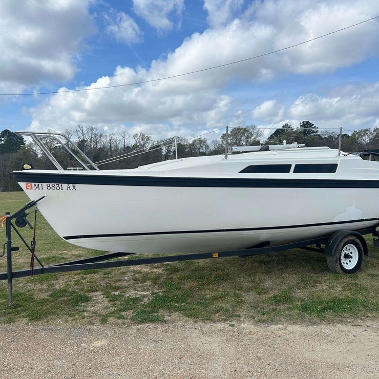 Macgregor 25' Sailboat