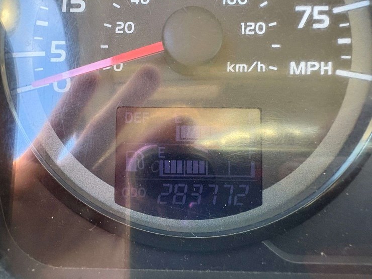 2018-hino-268a-image-41