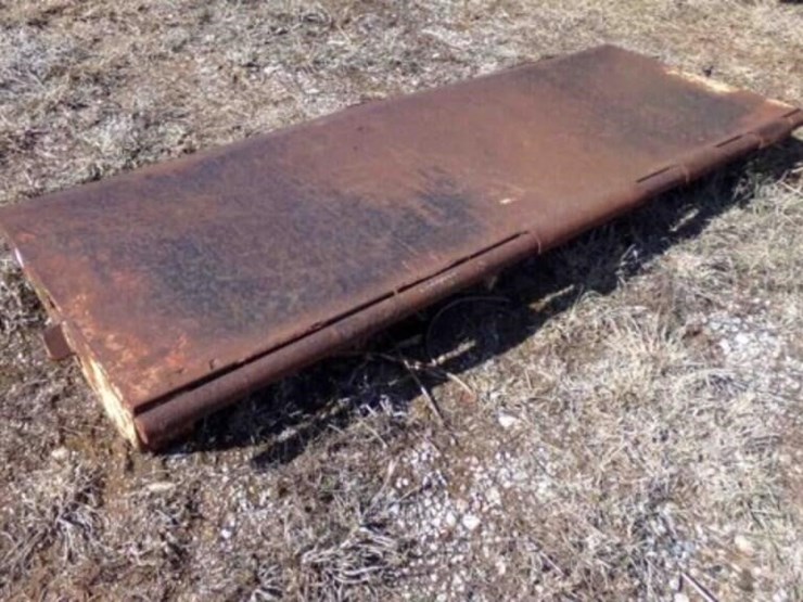 meatal-tailgate,-5'-10"-x29"-image-1