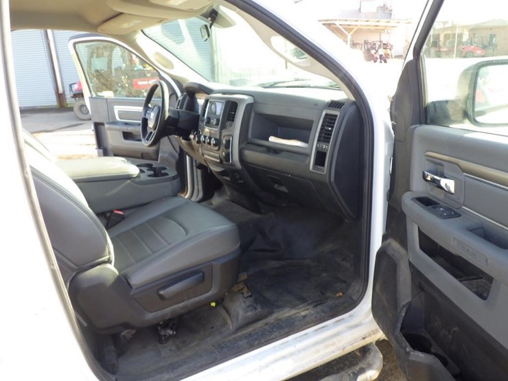 2015-dodge-1500-image-6