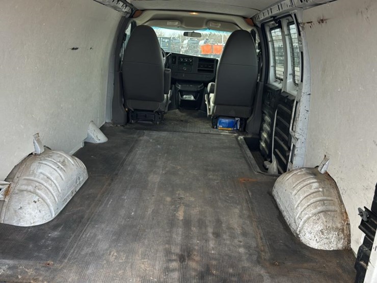 2008-gmc-3500-image-32