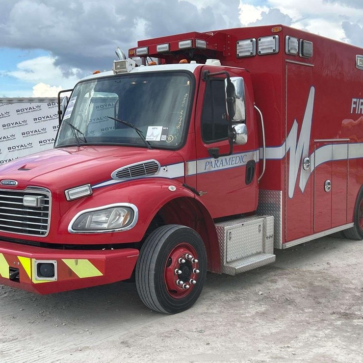 2016 FREIGHTLINER M2 106