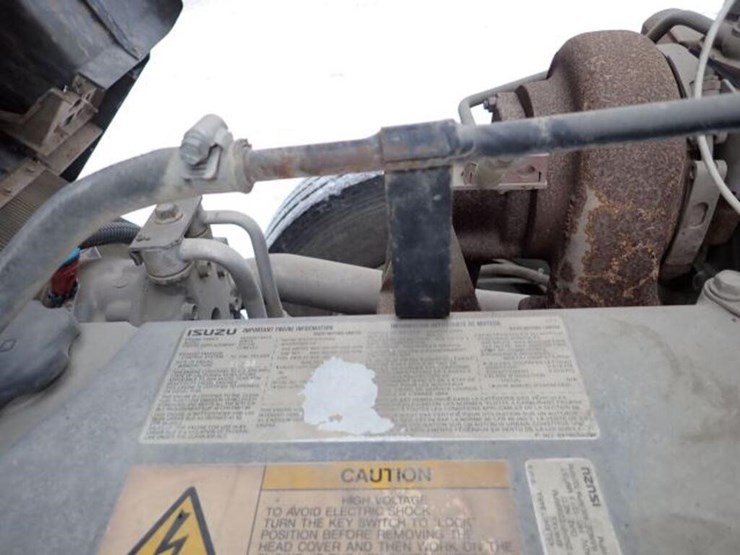 2004-gmc-t7500-image-68