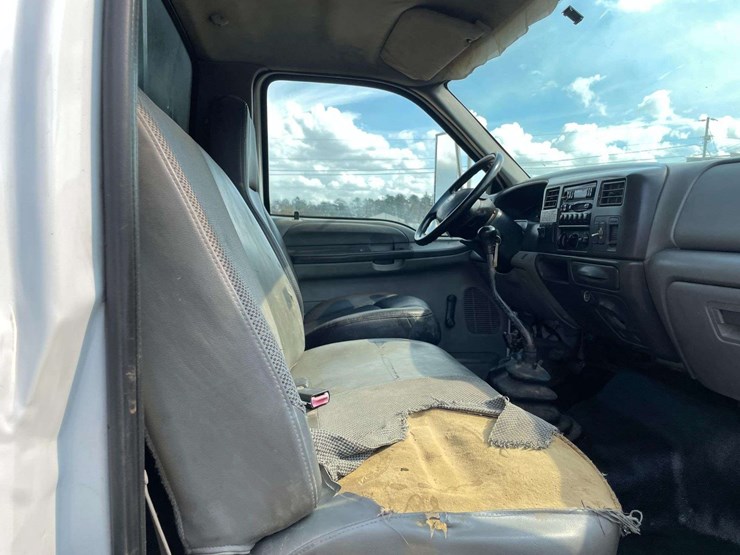 2001-ford-f650-image-15