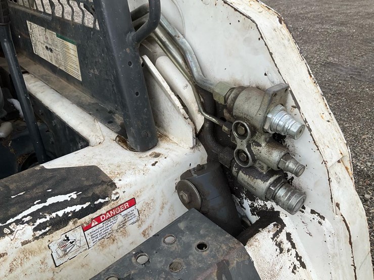 2007-bobcat-t190-image-40
