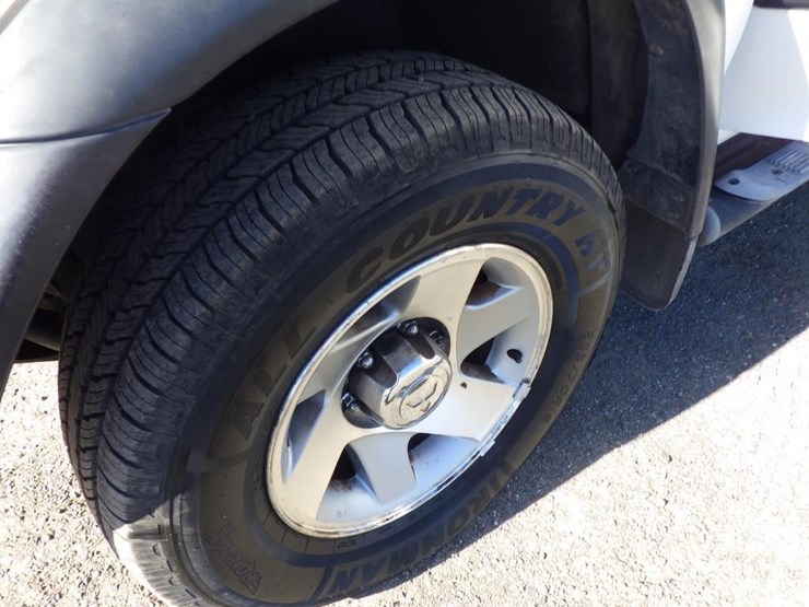 2003-mitsubishi-montero-image-13