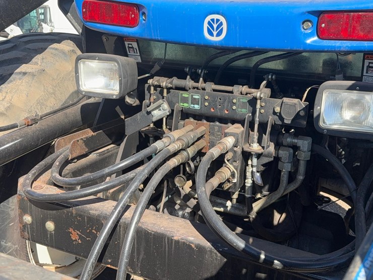 2007-new-holland-tv145-image-12