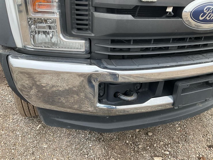 2019-ford-f550-xl-image-11