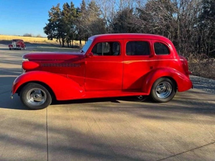 1938-chevy-street-rod,-ls1-v-8-engine,-4l60e-image-1