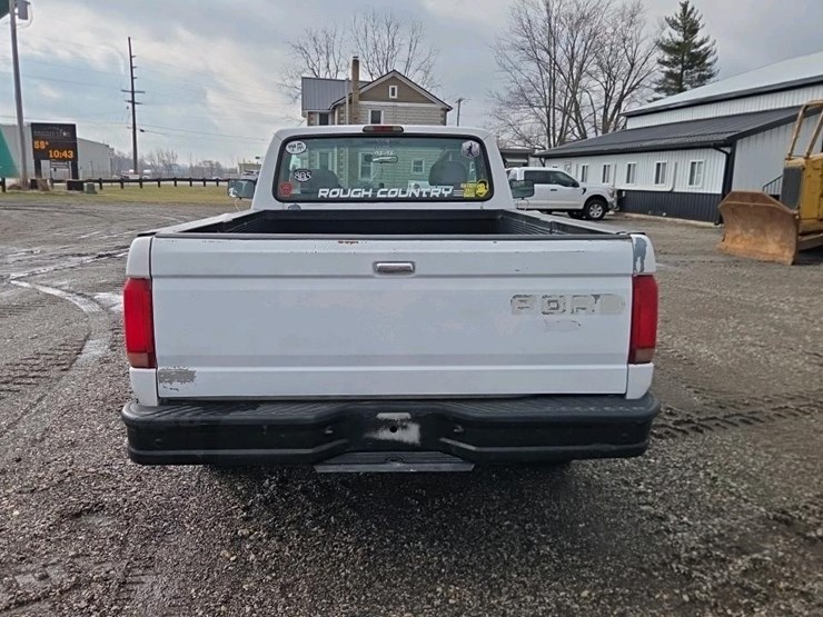 1995-ford-f150-xl-image-4