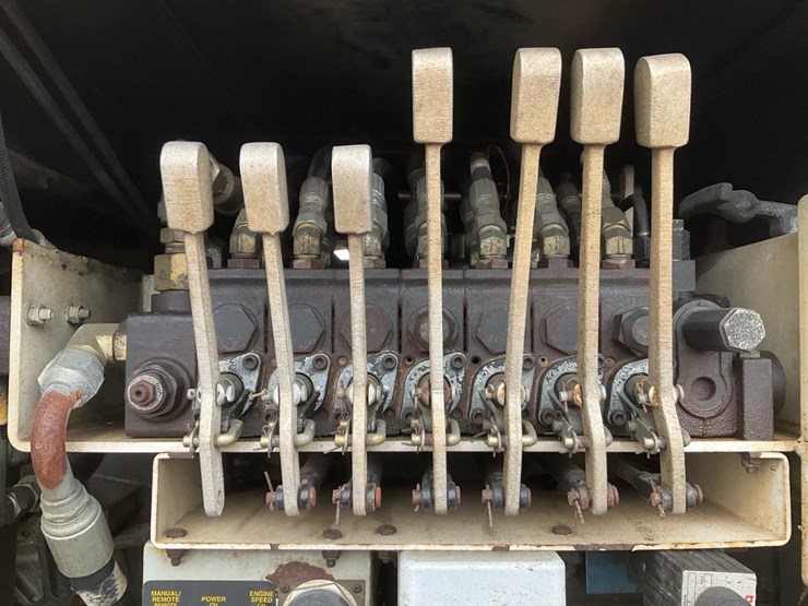 2014-international-7300-image-49