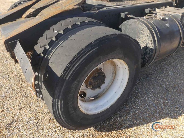 2009-kalmar-4x2-yard-jockey,-s/n-323464-(inoperable---no-title---bill-of-sale-only):-s/a,-bad-engine-image-6