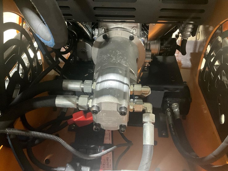 #1000-•-new-land-hero-ldh-t460-mini-track-skid-steer-loader-image-18