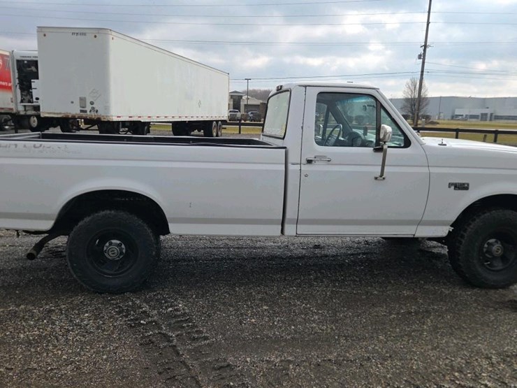 1995-ford-f150-xl-image-6