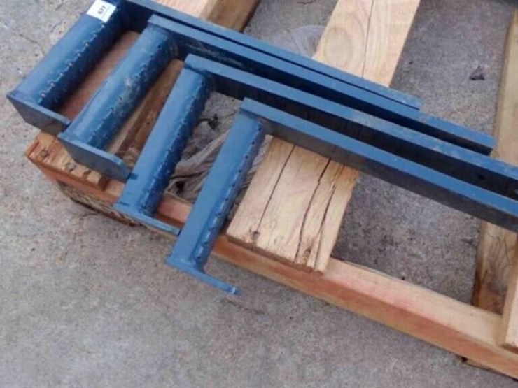 3--metal-steps-8"-wide-x-15½-"-tall-image-1