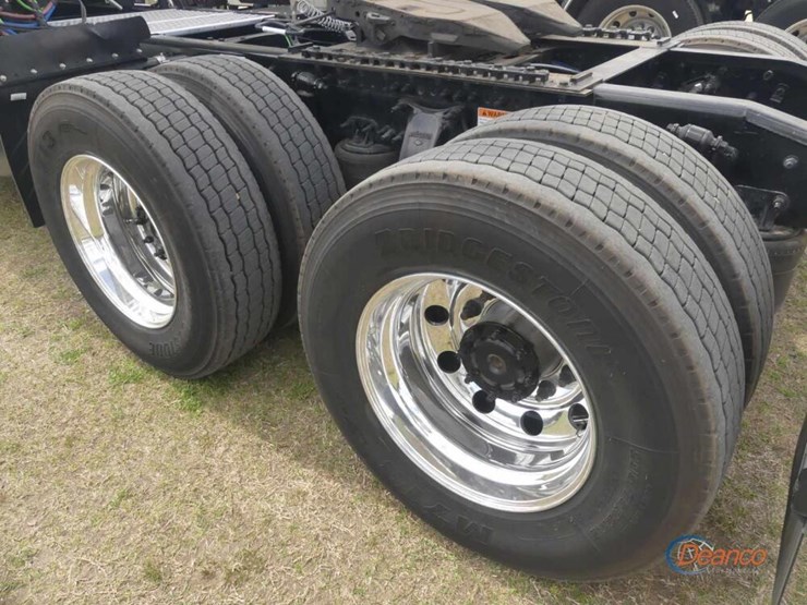 2025-freightliner-cascadia-116-image-4